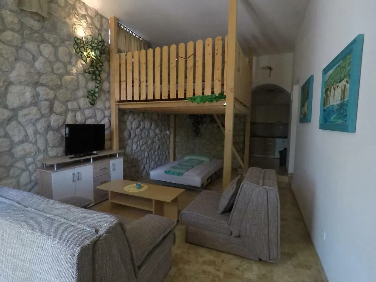 Apartments Tommi Dramalj